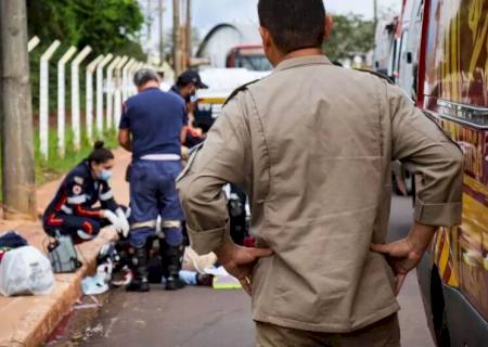 Motociclista morre ao colidir com bicicleta elétrica em Campo Grande