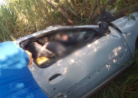 Motorista colide carro carregado com produtos contrabandeados entre Bataguassu e Brasilândia