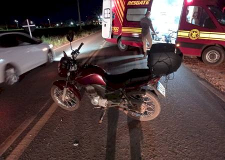 Motociclista sofre queda após passar por quebra-molas na MS-141 em Ivinhema